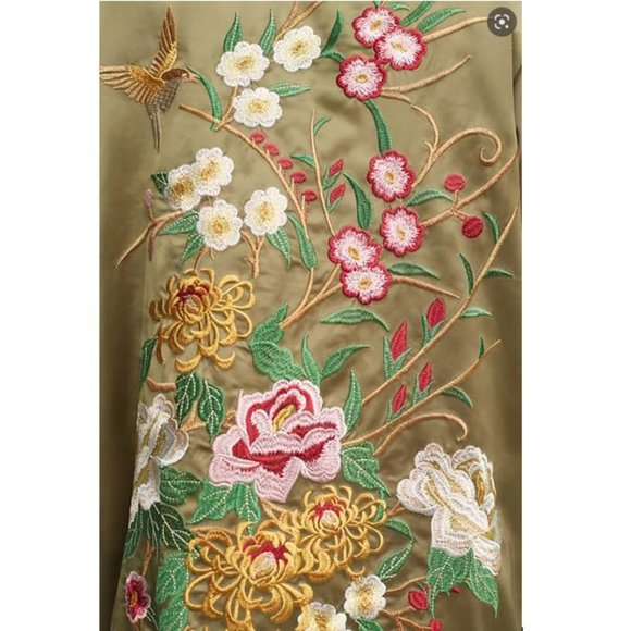 Satin Garden Kimono by Floreat from Anthropologie - Picture 4 of 10